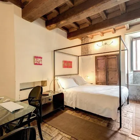 Bed and breakfast Residenza Torre Colonna 4*