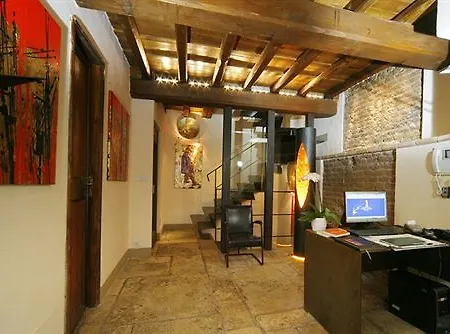 Residenza Torre Colonna Couette-café Rome