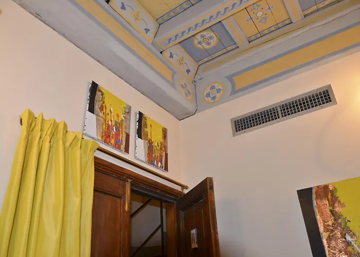 Bed and Breakfast Residenza Torre Colonna 4*