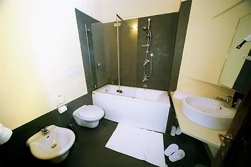 Bed and Breakfast Residenza Torre Colonna 4*