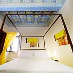 Residenza Torre Colonna Bed & Breakfast 4*