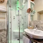 Bed & Breakfast Residenza Torre Colonna 4*
