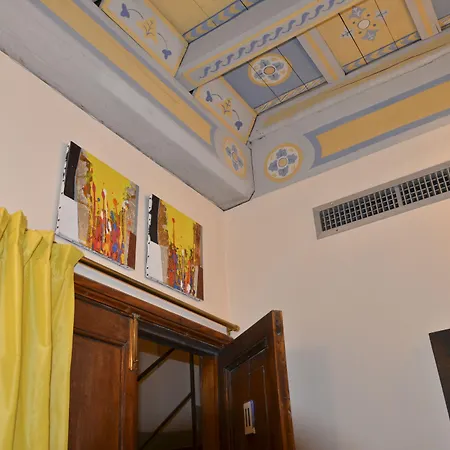 Bed & Breakfast Residenza Torre Colonna 4*